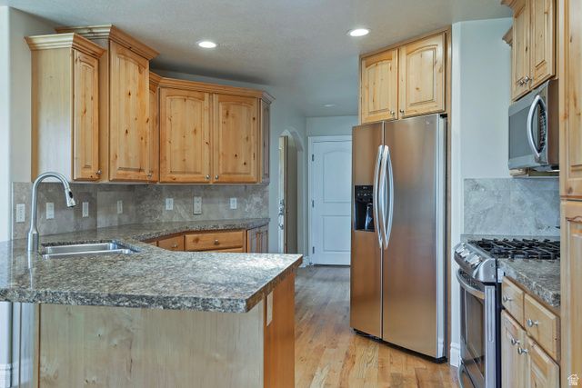 1376 W JORDAN HILLS DR, South Jordan, UT 84095