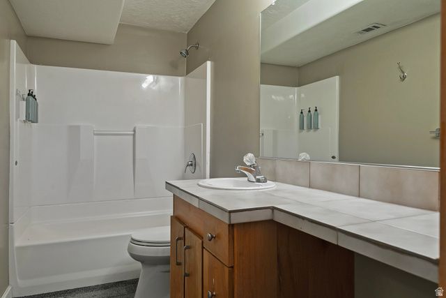 1376 W JORDAN HILLS DR, South Jordan, UT 84095