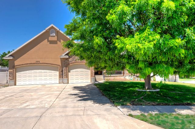 1376 W JORDAN HILLS DR, South Jordan, UT 84095