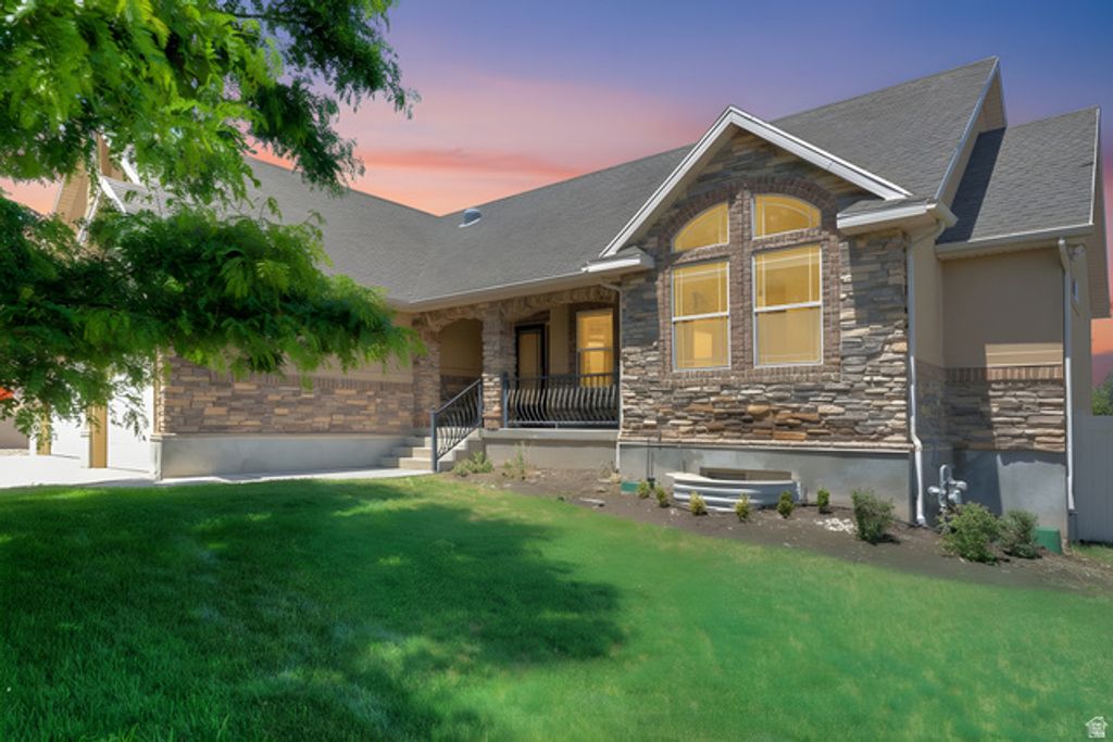 1376 W JORDAN HILLS DR, South Jordan, UT 84095