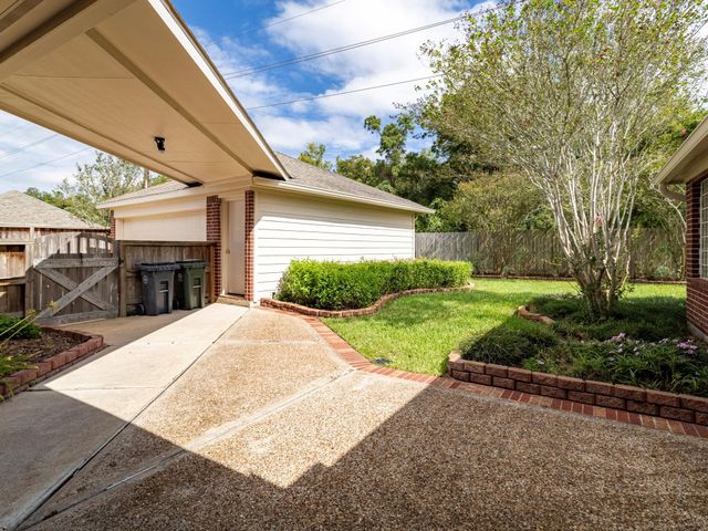 1938 Canyon Crest Drive, Sugar Land, TX 77479