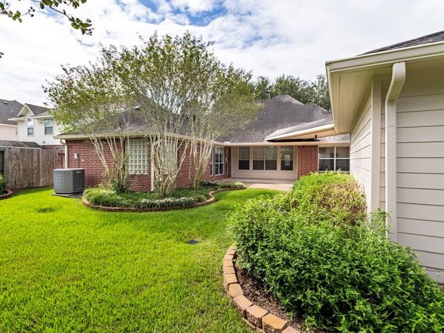 1938 Canyon Crest Drive, Sugar Land, TX 77479