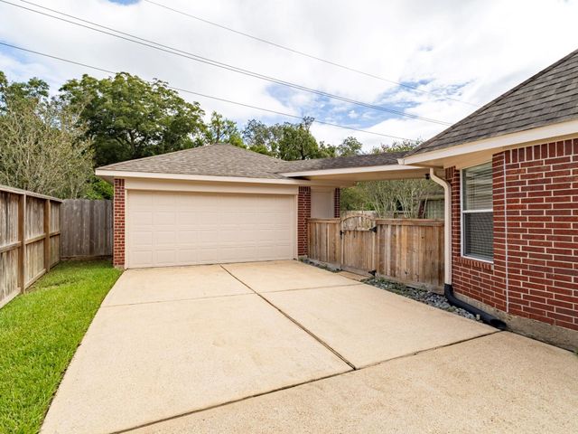 1938 Canyon Crest Drive, Sugar Land, TX 77479