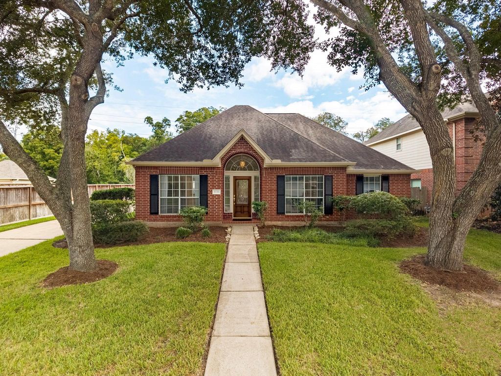 1938 Canyon Crest Drive, Sugar Land, TX 77479