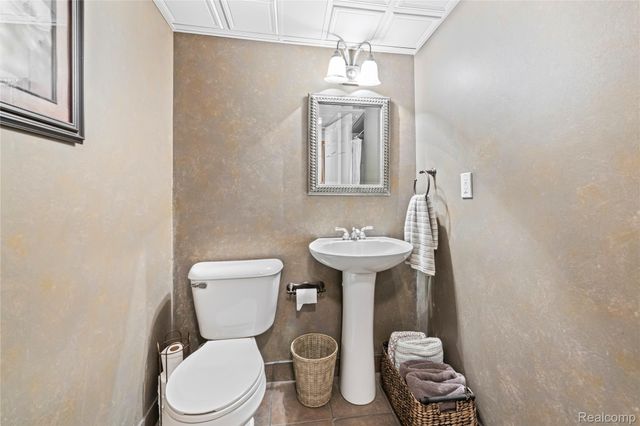 23199 Hidden Creek Drive, Macomb Township, MI 48042