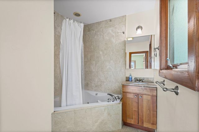 1031 N Marshfield Avenue 3, Chicago, IL 60622