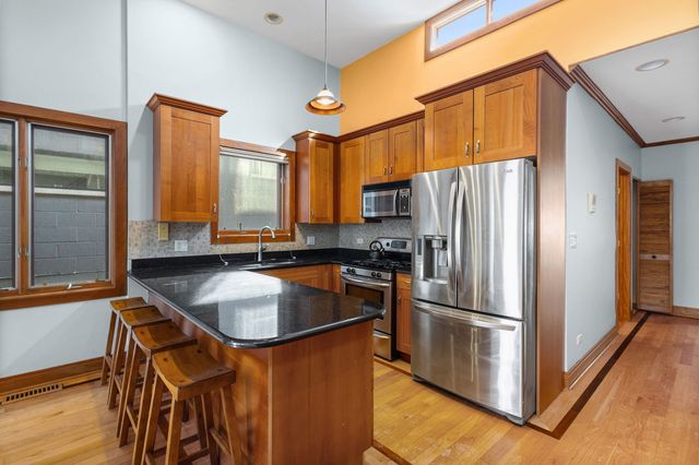 1031 N Marshfield Avenue 3, Chicago, IL 60622