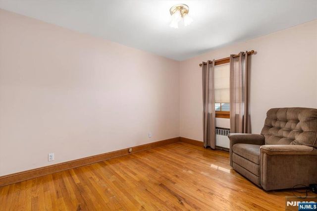 618 3rd Avenue, Lyndhurst, NJ 07071