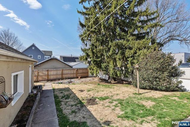 618 3rd Avenue, Lyndhurst, NJ 07071