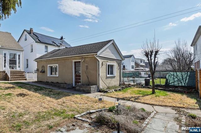 618 3rd Avenue, Lyndhurst, NJ 07071