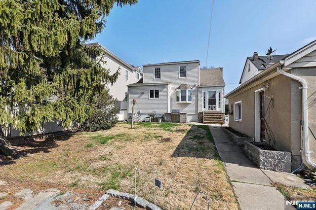 618 3rd Avenue, Lyndhurst, NJ 07071