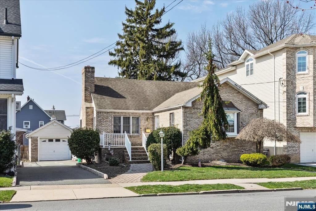 618 3rd Avenue, Lyndhurst, NJ 07071