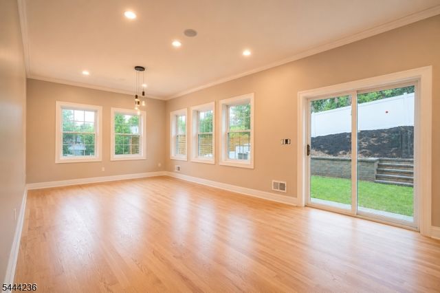 15 Edison St, Clifton City, NJ 07013