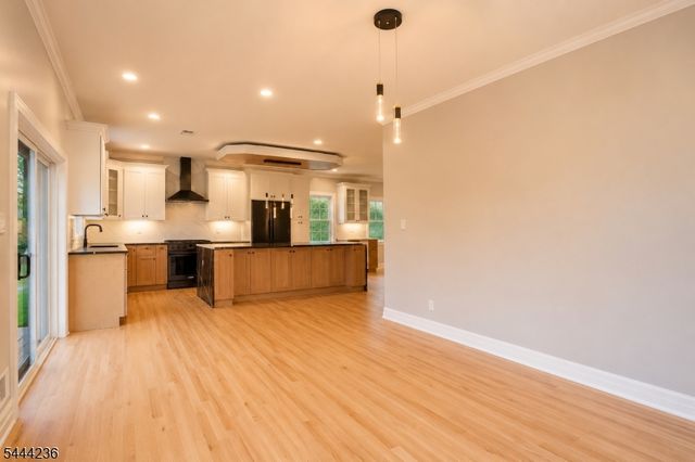 15 Edison St, Clifton City, NJ 07013