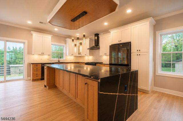 15 Edison St, Clifton City, NJ 07013