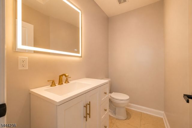 15 Edison St, Clifton City, NJ 07013