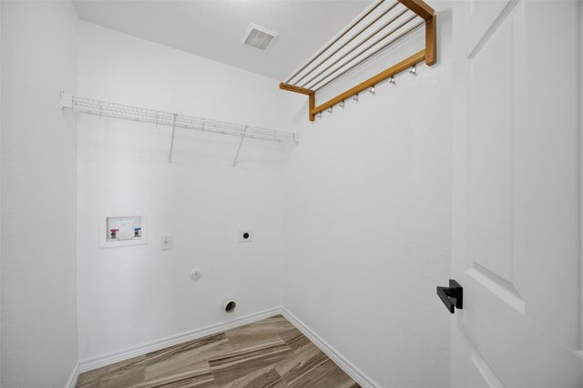 204 Newport Landing PL, Round Rock, TX 78665