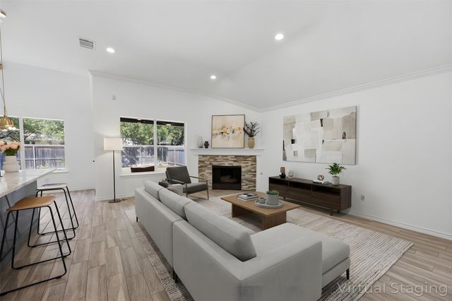 204 Newport Landing PL, Round Rock, TX 78665