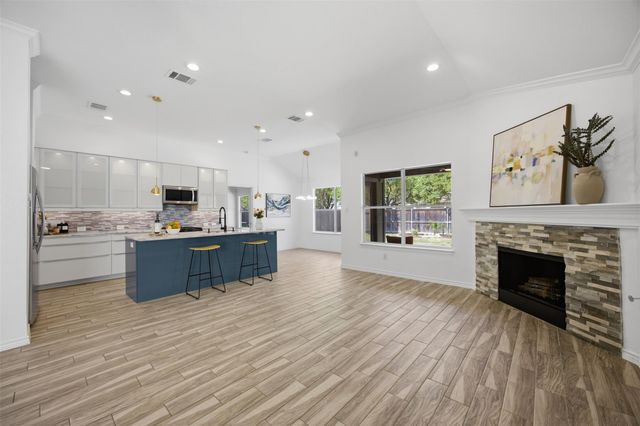 204 Newport Landing PL, Round Rock, TX 78665