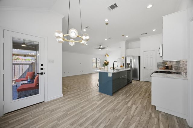 204 Newport Landing PL, Round Rock, TX 78665