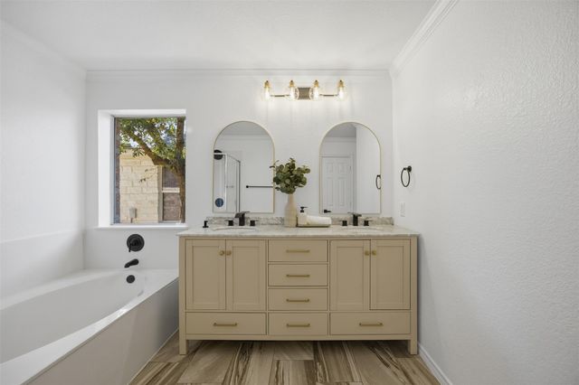 204 Newport Landing PL, Round Rock, TX 78665