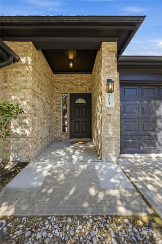 204 Newport Landing PL, Round Rock, TX 78665