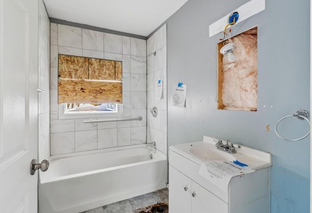 4228 W Newton PLACE, Milwaukee, WI 53209