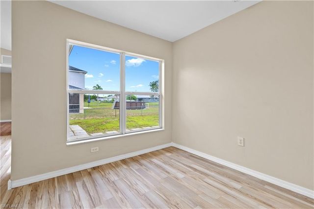 1124 Diplomat PKWY W, Cape Coral, FL 33993