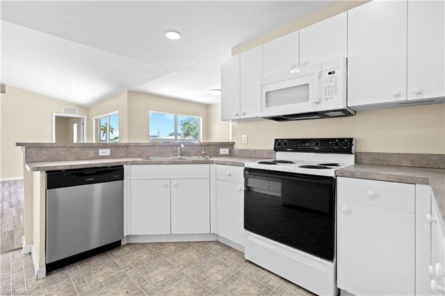 1124 Diplomat PKWY W, Cape Coral, FL 33993