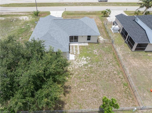 1124 Diplomat PKWY W, Cape Coral, FL 33993