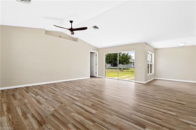 1124 Diplomat PKWY W, Cape Coral, FL 33993