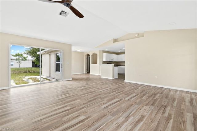 1124 Diplomat PKWY W, Cape Coral, FL 33993