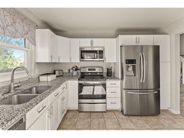 19570 E Batavia Dr, Aurora, CO 80011