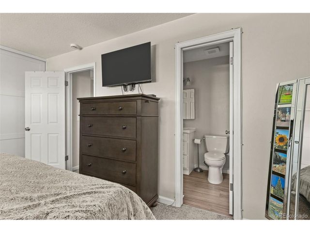 19570 E Batavia Dr, Aurora, CO 80011
