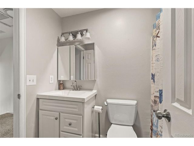 19570 E Batavia Dr, Aurora, CO 80011