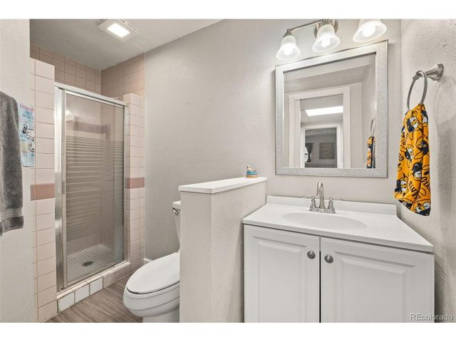 19570 E Batavia Dr, Aurora, CO 80011