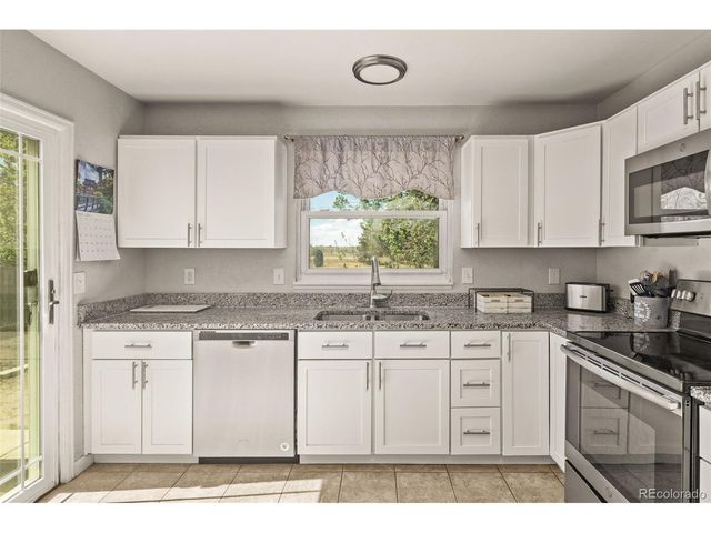 19570 E Batavia Dr, Aurora, CO 80011