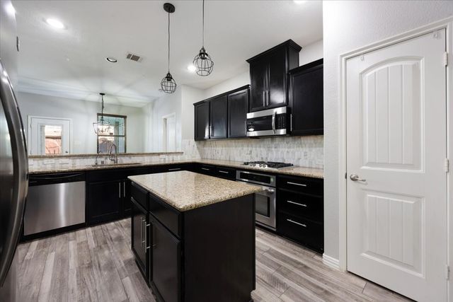 213 Mount Olive Avenue, Mckinney, TX 75072