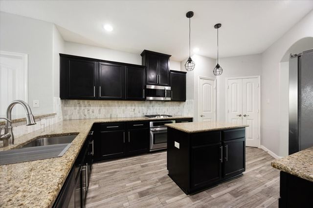 213 Mount Olive Avenue, Mckinney, TX 75072