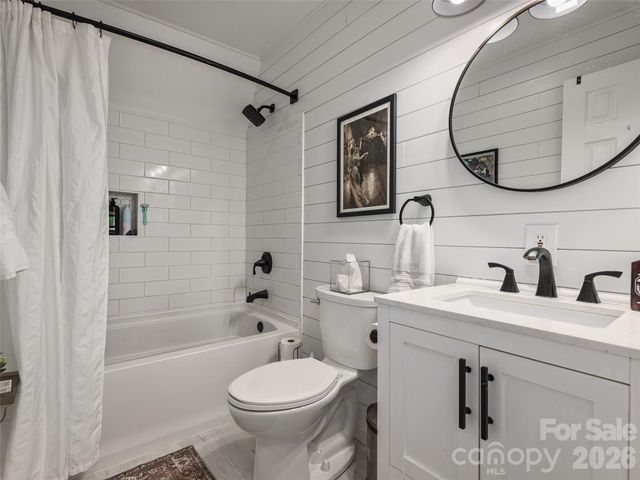 116 Vehorn Road, Fairview, NC 28730