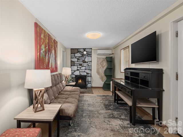 116 Vehorn Road, Fairview, NC 28730