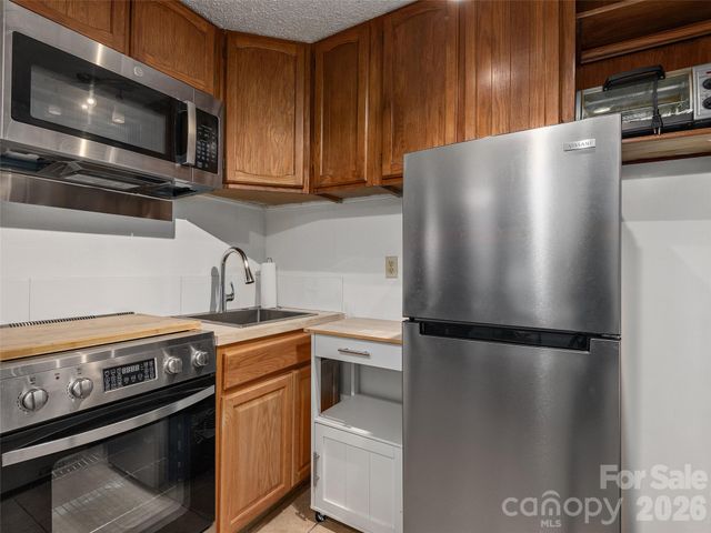 116 Vehorn Road, Fairview, NC 28730