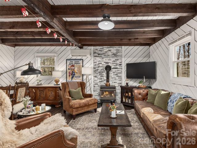 116 Vehorn Road, Fairview, NC 28730