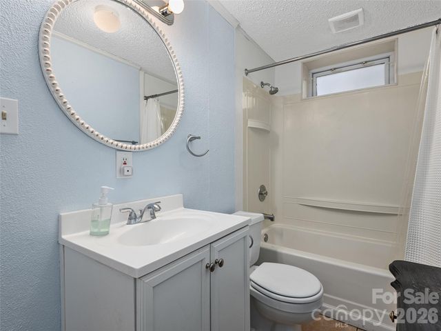 116 Vehorn Road, Fairview, NC 28730