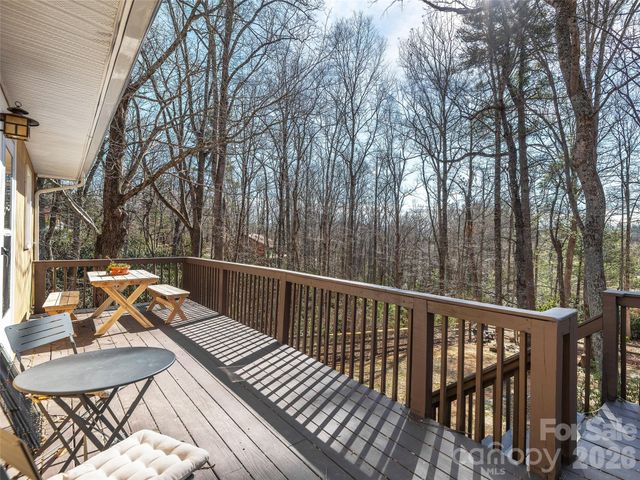 116 Vehorn Road, Fairview, NC 28730