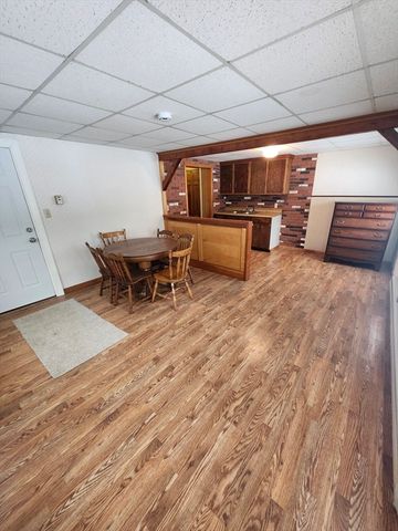 16 Hough Rd, Sutton, MA 01590