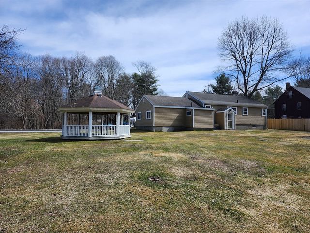 16 Hough Rd, Sutton, MA 01590