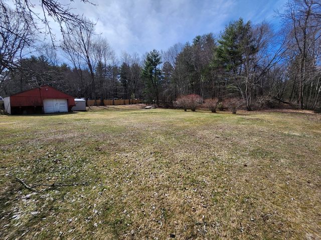 16 Hough Rd, Sutton, MA 01590