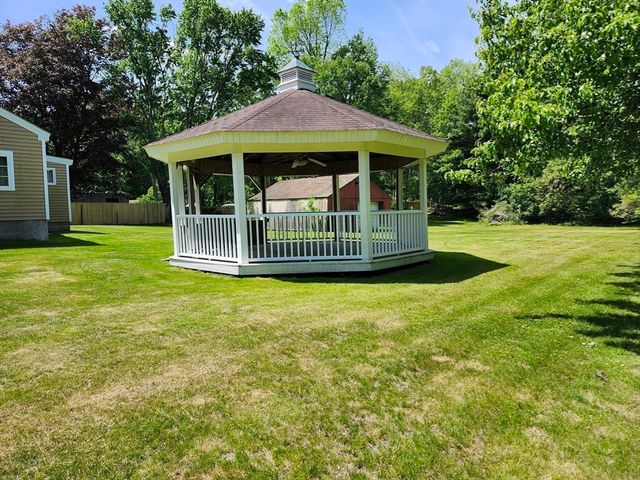 16 Hough Rd, Sutton, MA 01590