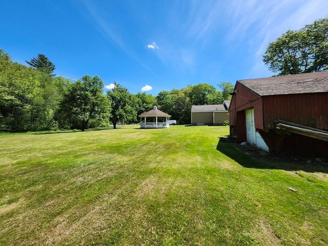 16 Hough Rd, Sutton, MA 01590